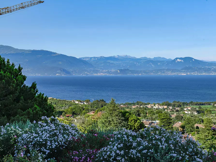 Immagine 9 di Terreno residenziale in vendita  in via barcuzzi a Padenghe Sul Garda