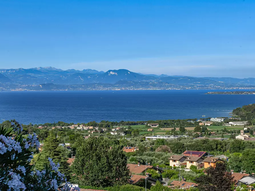 Immagine 10 di Terreno residenziale in vendita  in via barcuzzi a Padenghe Sul Garda