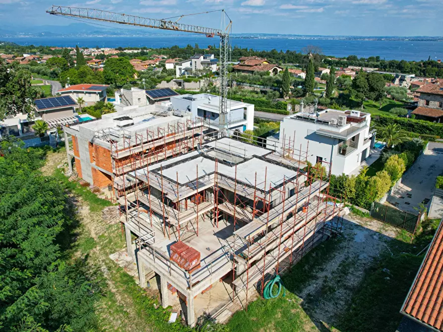 Immagine 1 di Villa in vendita  in via monte a Padenghe Sul Garda