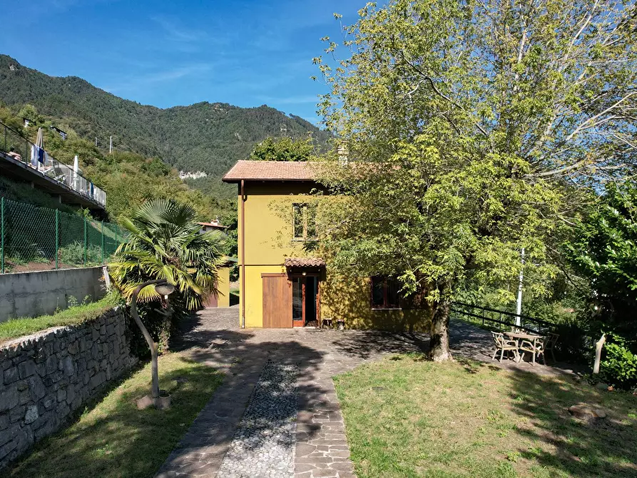 Immagine 5 di Villa in vendita  in Via Pegol a Tignale