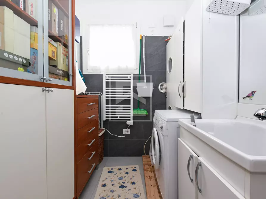 Immagine 26 di Appartamento in vendita  in via primo maggio a Moniga Del Garda