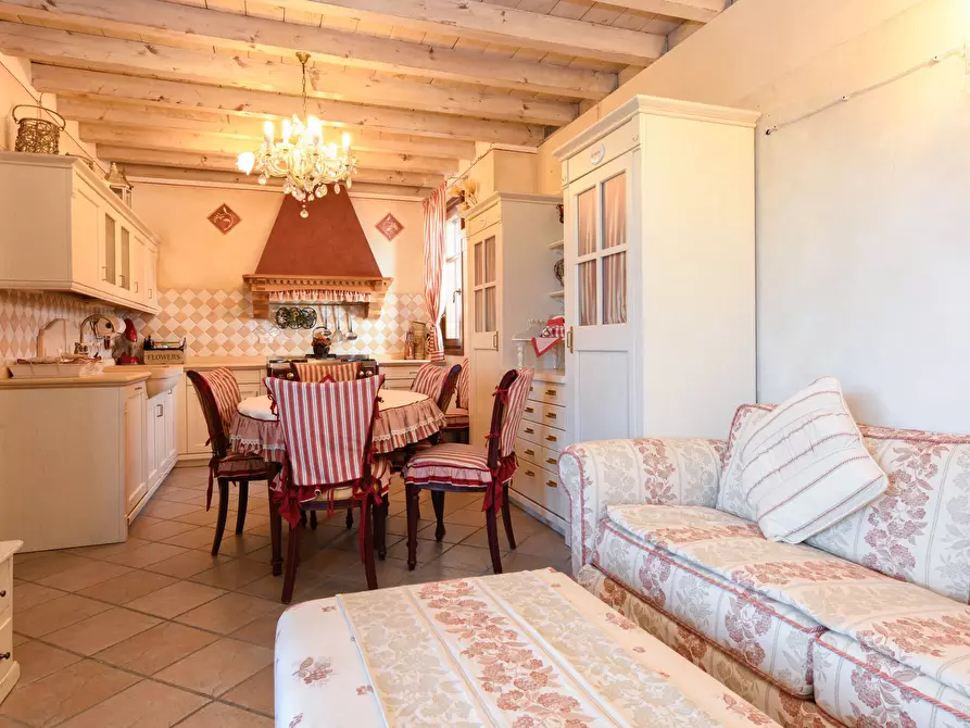 Immagine 5 di Appartamento in vendita  in località sermana a Peschiera Del Garda