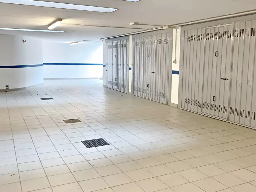 Immagine 23 di Attico in vendita  in Via Curiel a Desenzano Del Garda