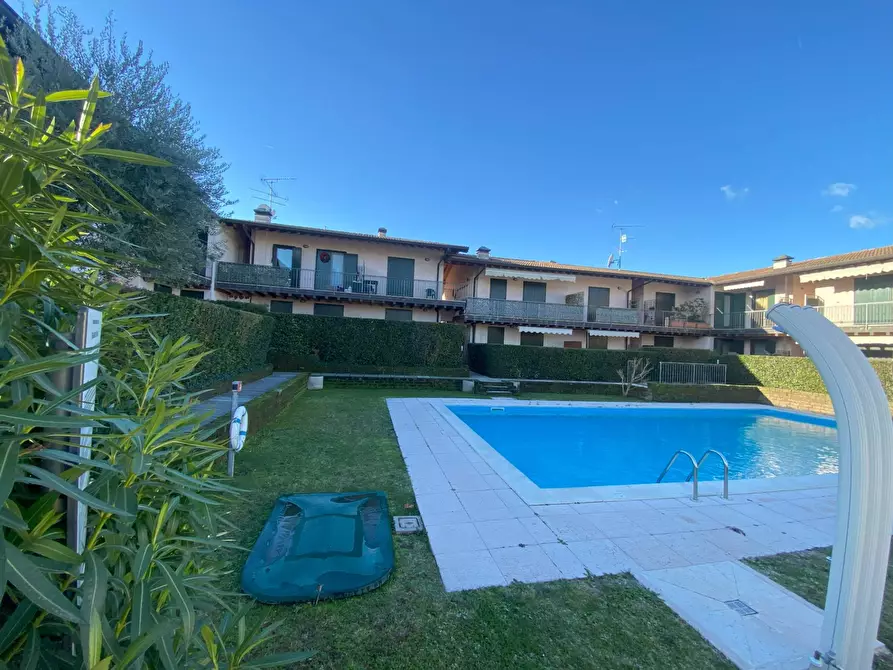 Immagine 1 di Appartamento in vendita  in via della costa a Moniga Del Garda
