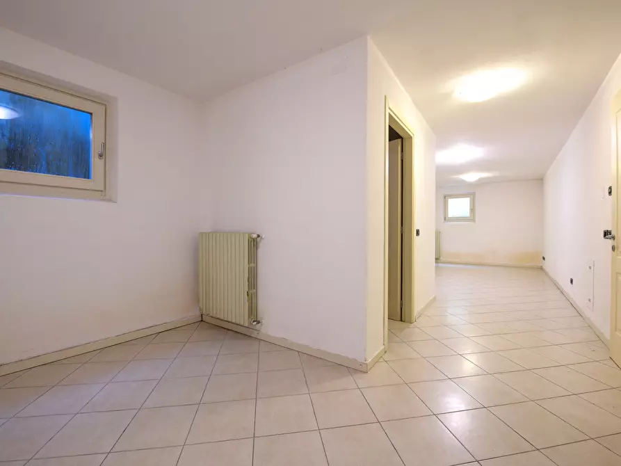 Immagine 29 di Villa in vendita  in Via Gazzolo a Manerba Del Garda