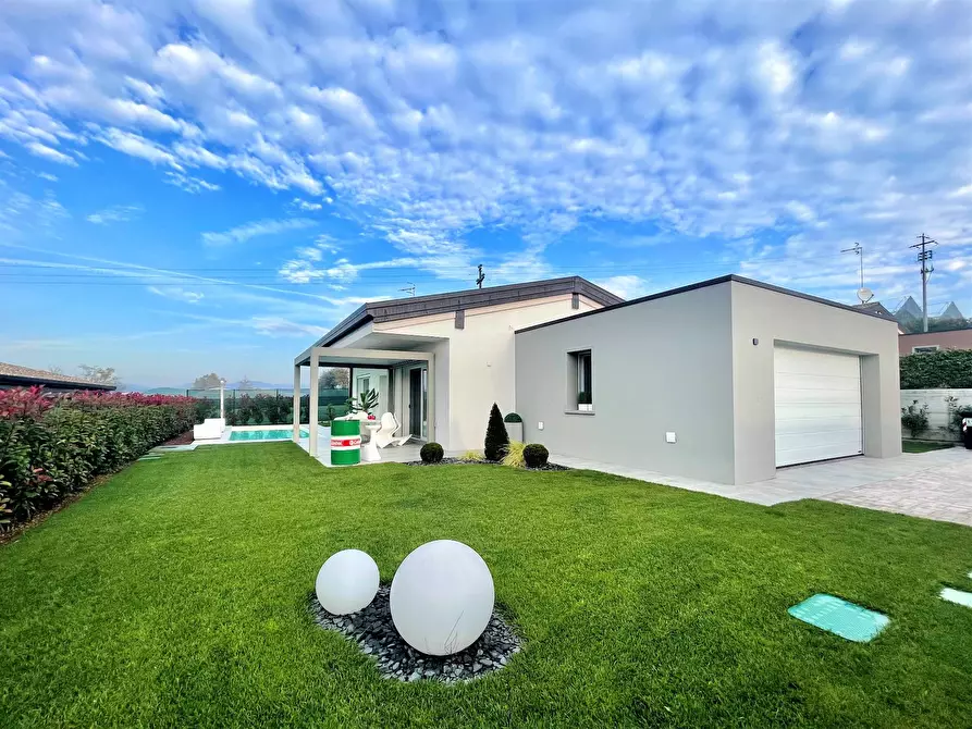 Immagine 7 di Villa in vendita  in Via Valle a Puegnago Sul Garda