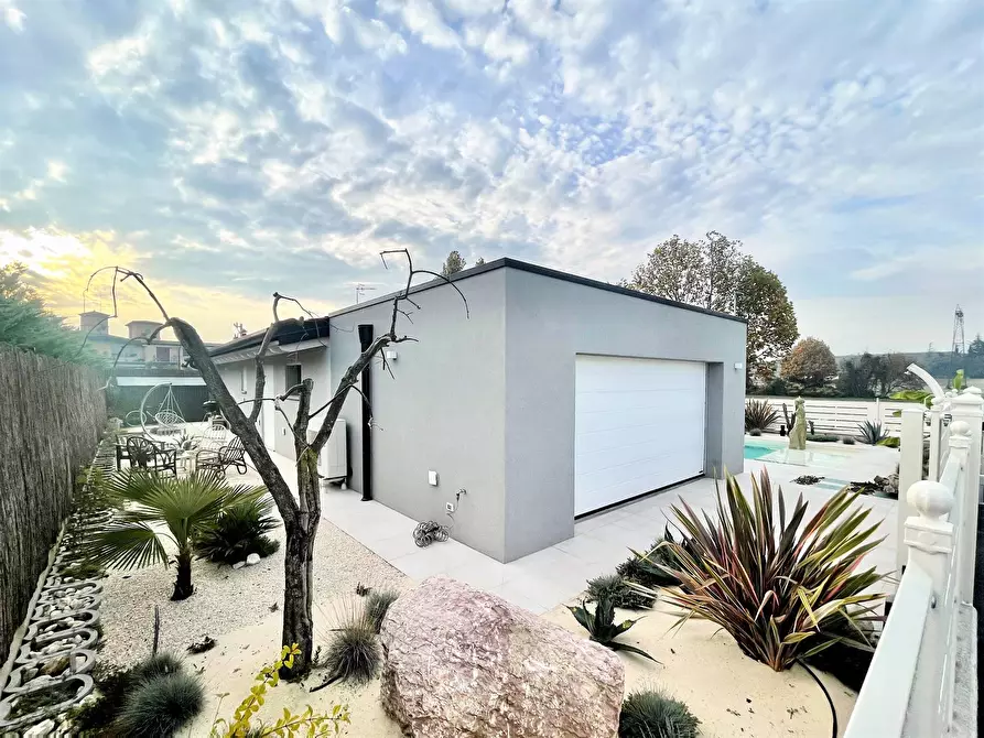 Immagine 5 di Villa in vendita  in Via Lonato a Castiglione Delle Stiviere