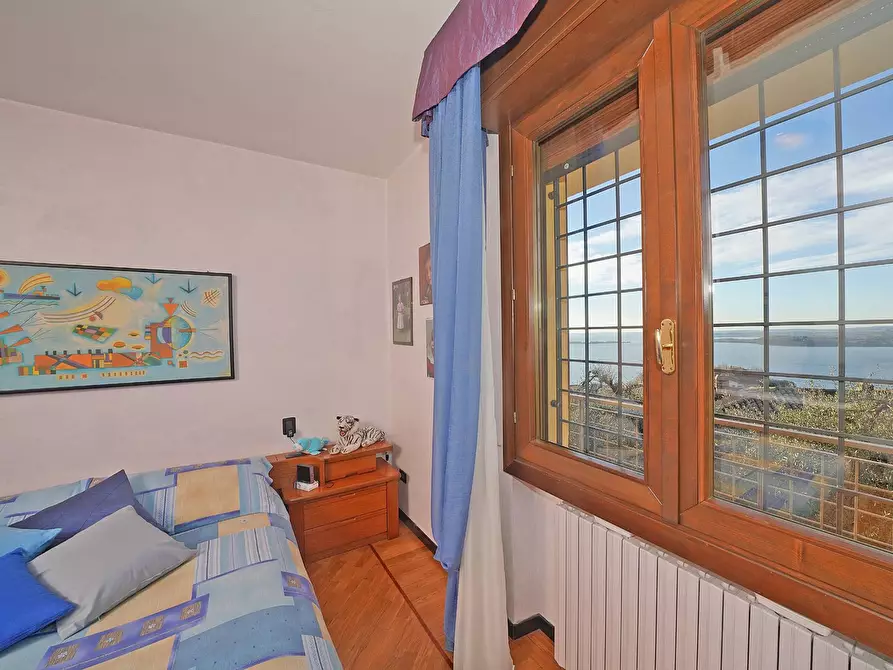 Immagine 21 di Villa in vendita  in Via Belvedere a Gardone Riviera