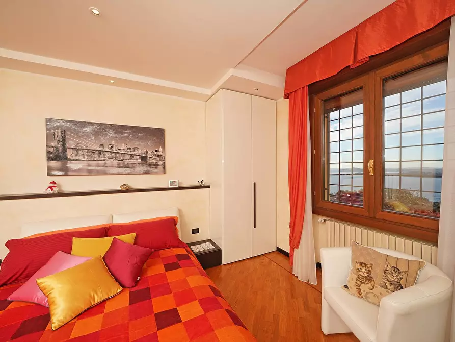 Immagine 22 di Villa in vendita  in Via Belvedere a Gardone Riviera