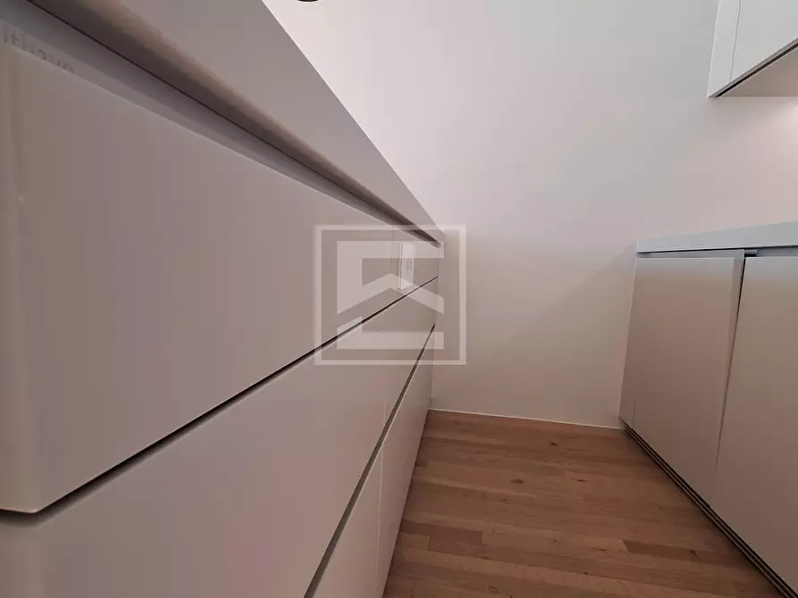 Immagine 5 di Appartamento in vendita  in Via del Vittoriale a Gardone Riviera