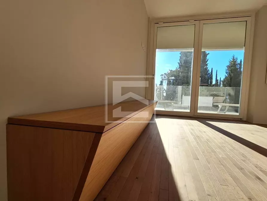 Immagine 8 di Appartamento in vendita  in Via del Vittoriale a Gardone Riviera