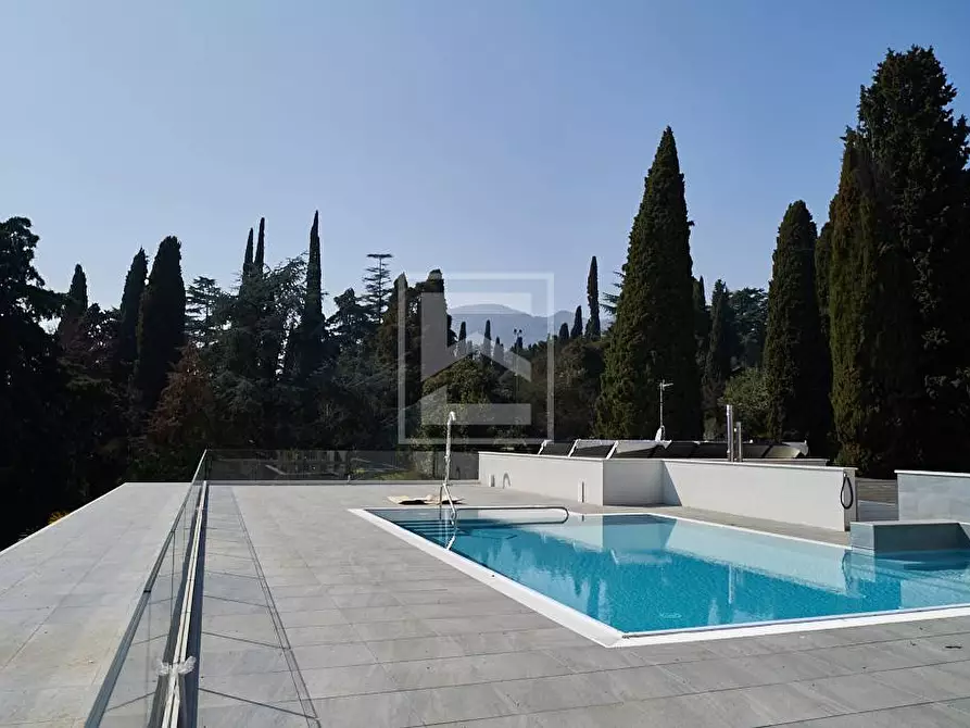 Immagine 21 di Appartamento in vendita  in Via del Vittoriale a Gardone Riviera