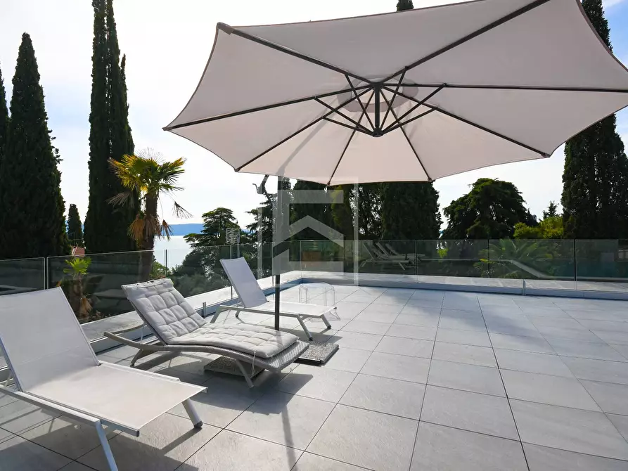 Immagine 18 di Appartamento in vendita  in Via del Vittoriale a Gardone Riviera