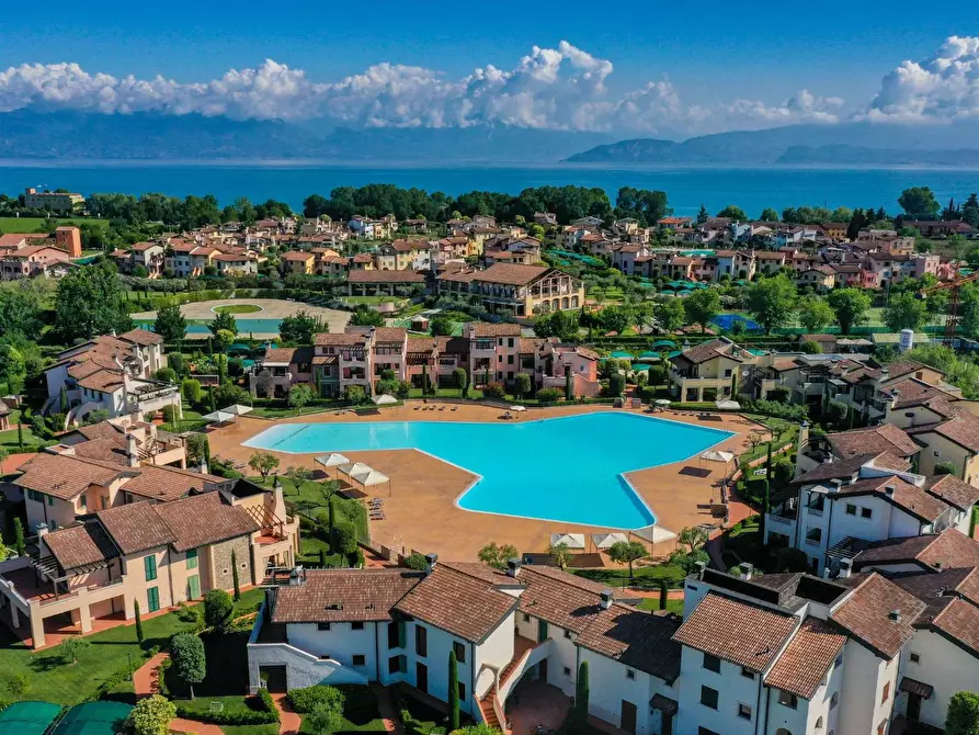 Immagine 22 di Appartamento in vendita  in località sermana a Peschiera Del Garda