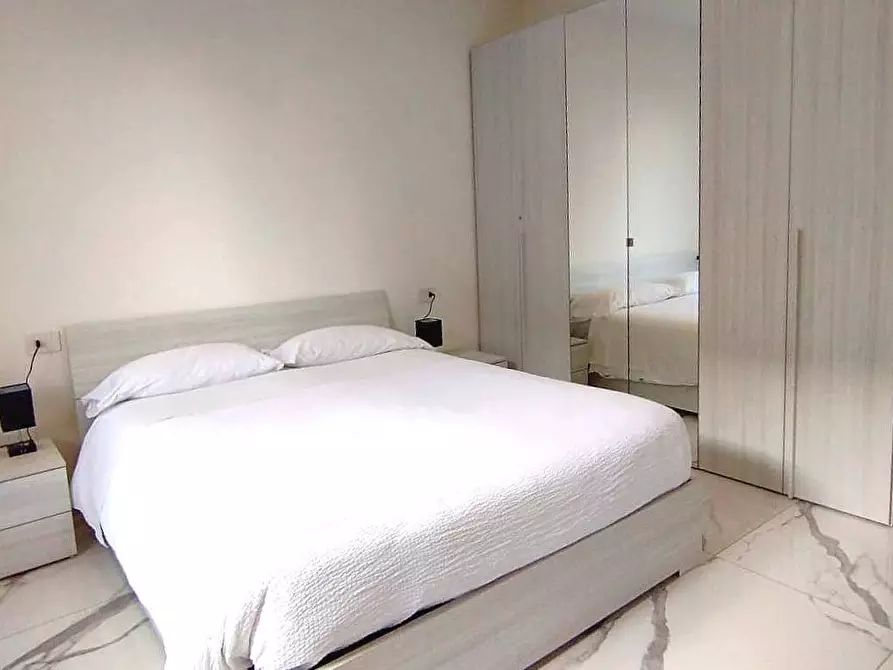 Immagine 5 di Appartamento in vendita  in Via scavi romani a Desenzano Del Garda