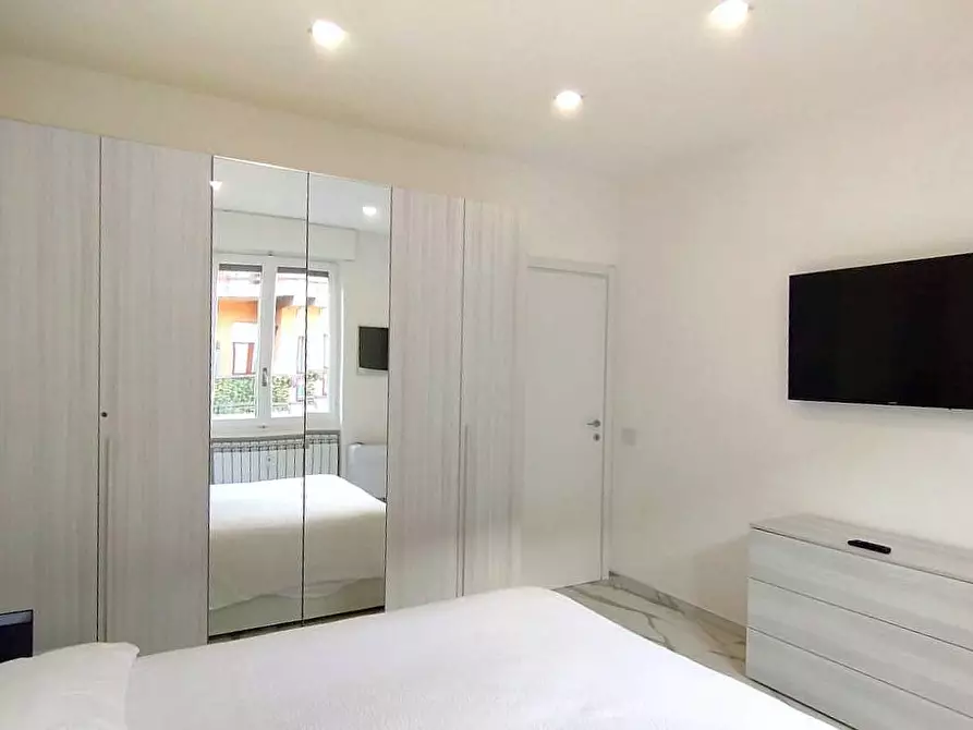 Immagine 4 di Appartamento in vendita  in Via scavi romani a Desenzano Del Garda