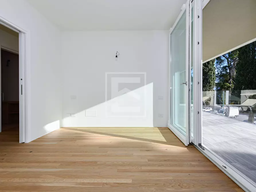 Immagine 14 di Appartamento in vendita  in Via del Vittoriale a Gardone Riviera