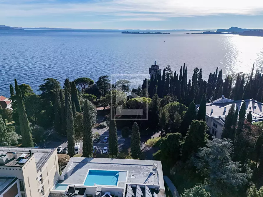 Immagine 2 di Appartamento in vendita  in Via del Vittoriale a Gardone Riviera