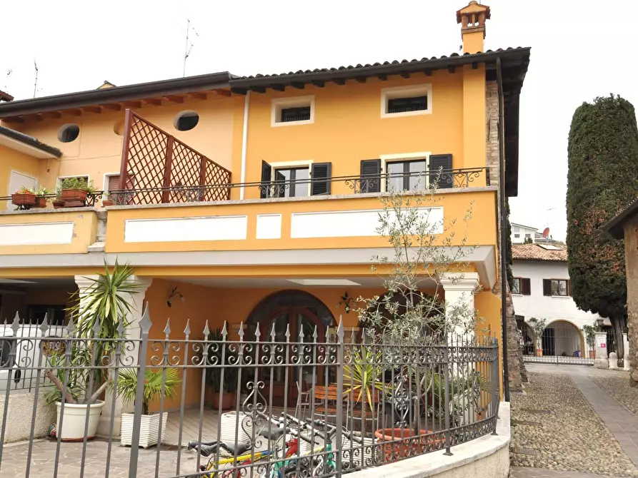 Immagine 1 di Casa indipendente in vendita  in PIAZZA CADUTI a Padenghe Sul Garda