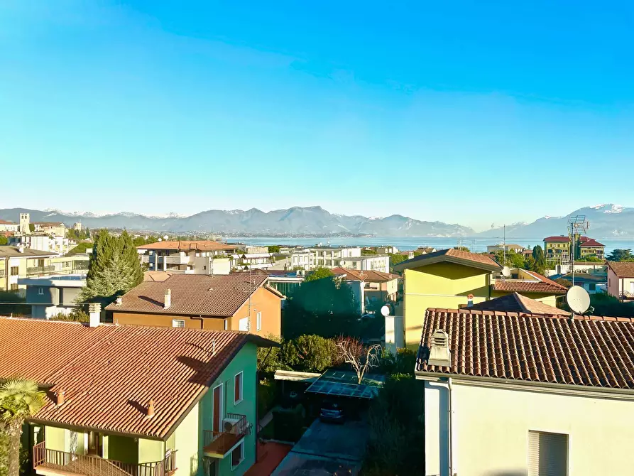 Immagine 20 di Attico in vendita  in Via Curiel a Desenzano Del Garda