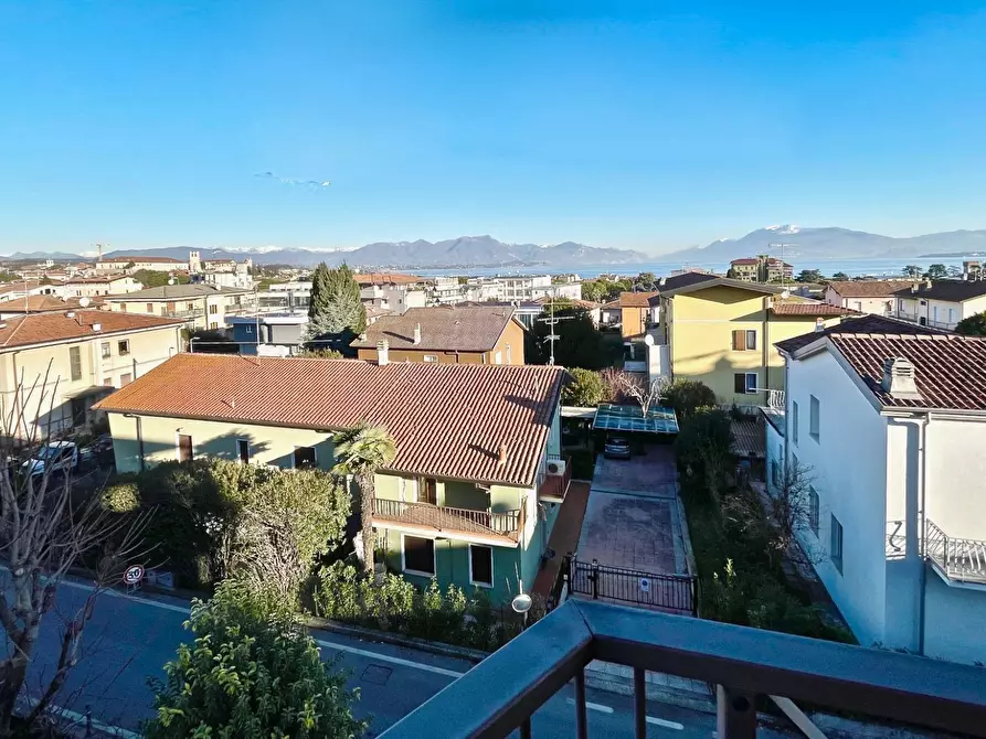 Immagine 24 di Attico in vendita  in Via Curiel a Desenzano Del Garda