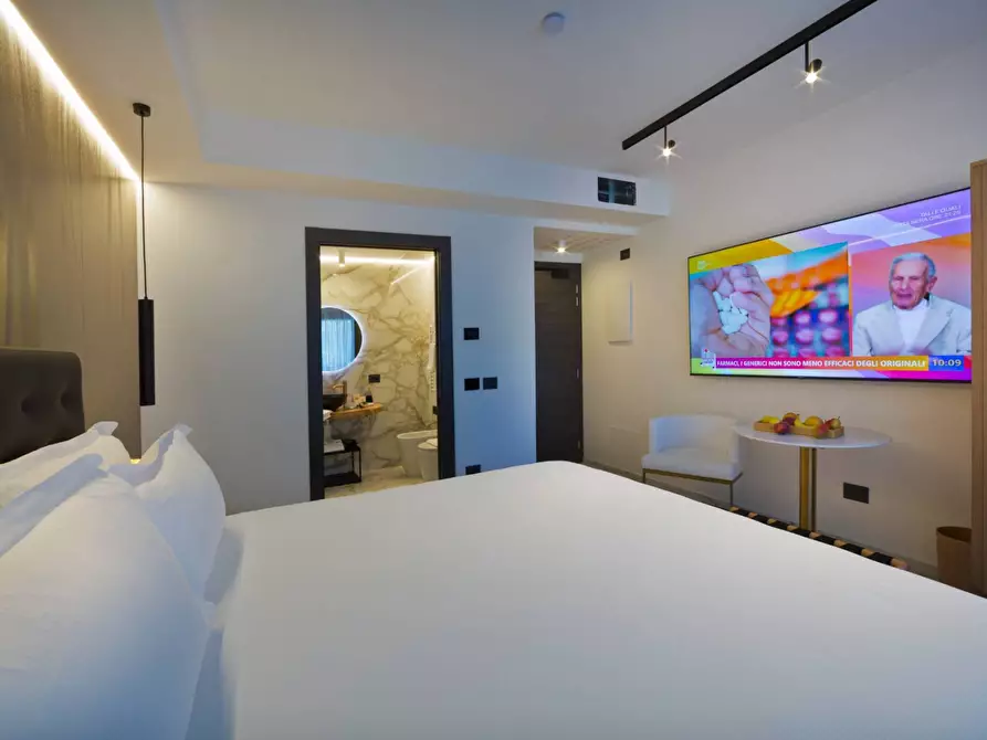 Immagine 9 di Albergo/B&B/Residence in vendita  in via Arici a Sirmione