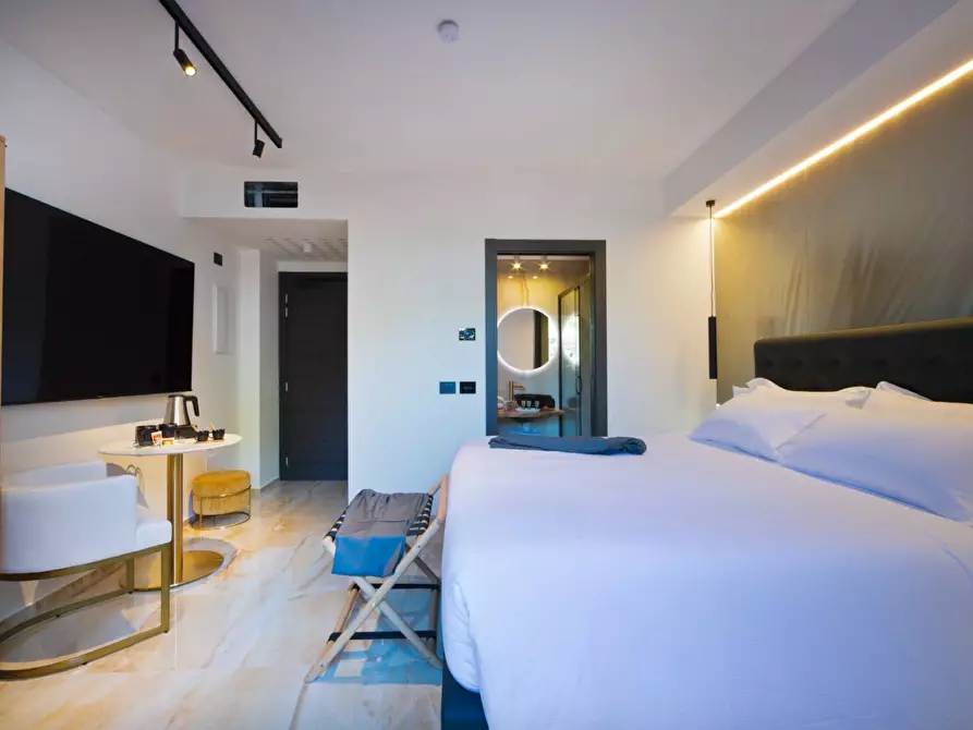 Immagine 13 di Albergo/B&B/Residence in vendita  in via Arici a Sirmione