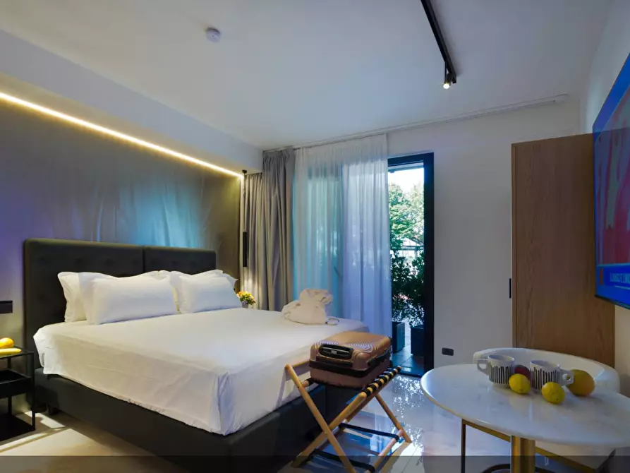 Immagine 15 di Albergo/B&B/Residence in vendita  in via Arici a Sirmione