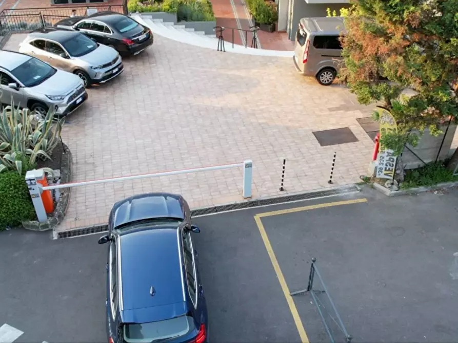 Immagine 25 di Albergo/B&B/Residence in vendita  in via Arici a Sirmione