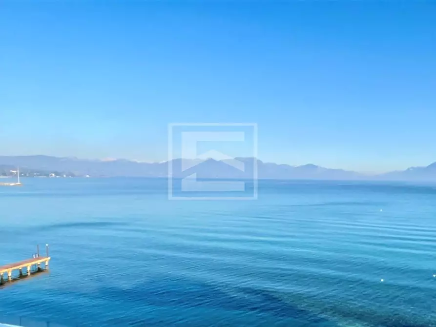 Immagine 16 di Appartamento in vendita  in via San Zeno a Desenzano Del Garda