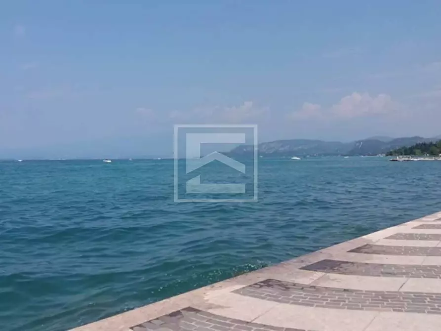 Immagine 18 di Appartamento in vendita  in via San Zeno a Desenzano Del Garda