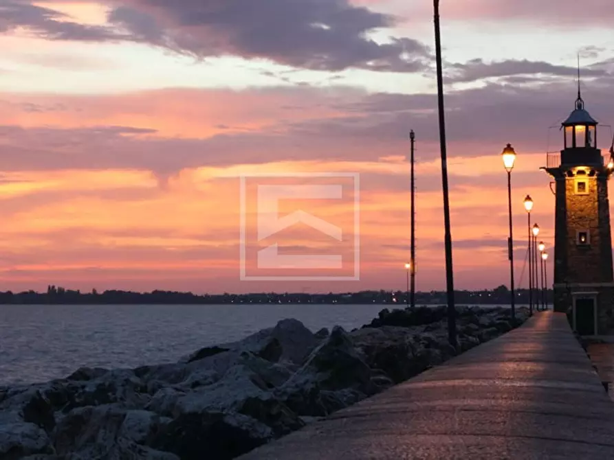 Immagine 11 di Appartamento in vendita  in via San Zeno a Desenzano Del Garda