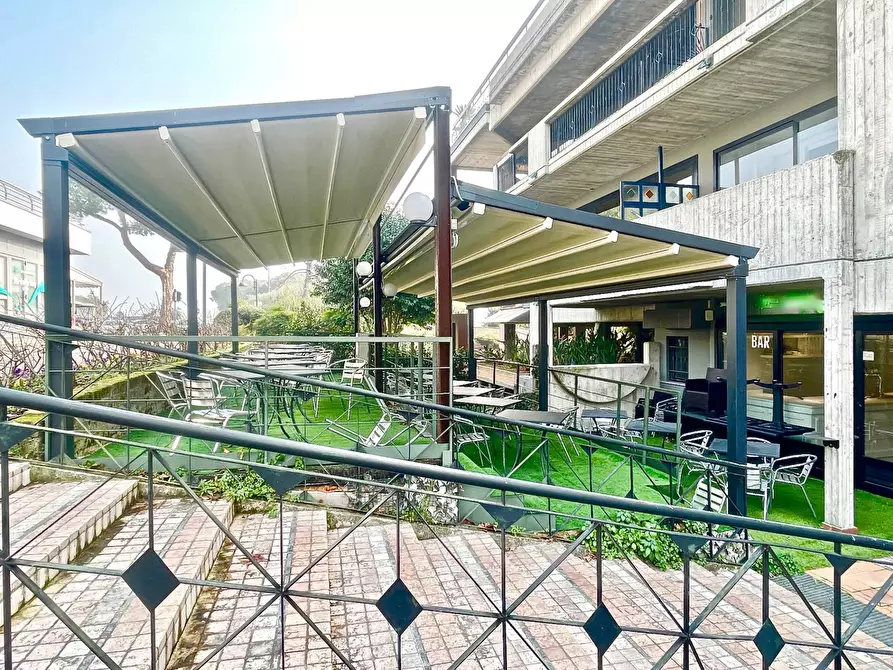 Immagine 8 di Bar / Ristorante in vendita  in via xx5 aprile a Sirmione