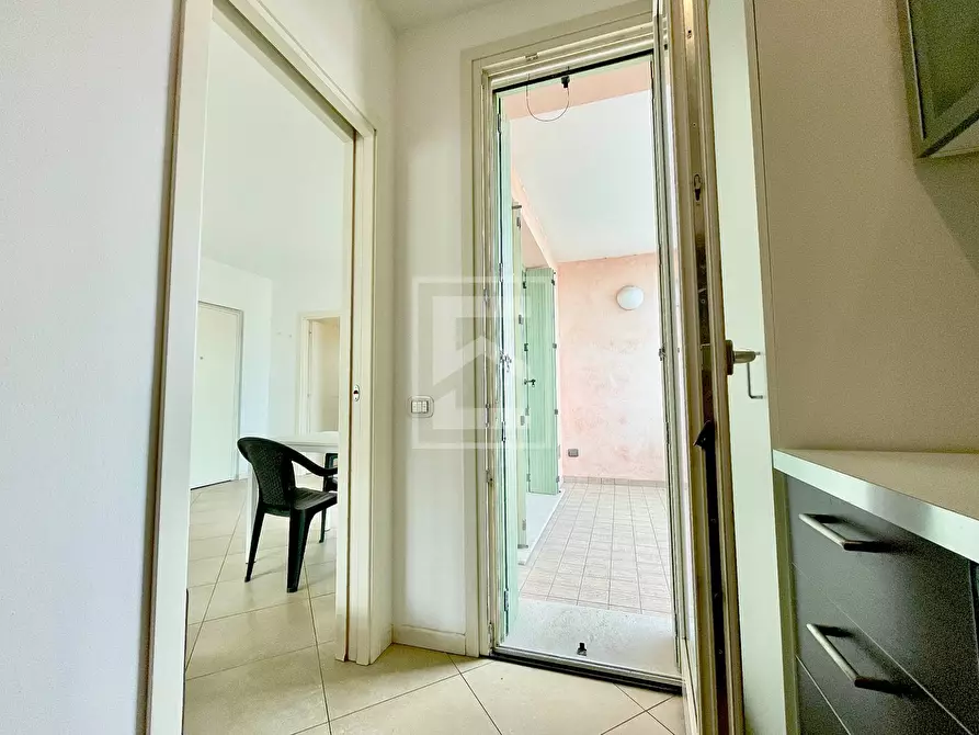 Immagine 4 di Appartamento in vendita  in via San Zeno a Desenzano Del Garda