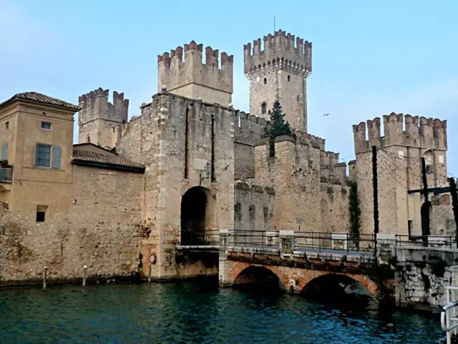 Immagine 10 di Bar / Ristorante in vendita  in via xx5 aprile a Sirmione