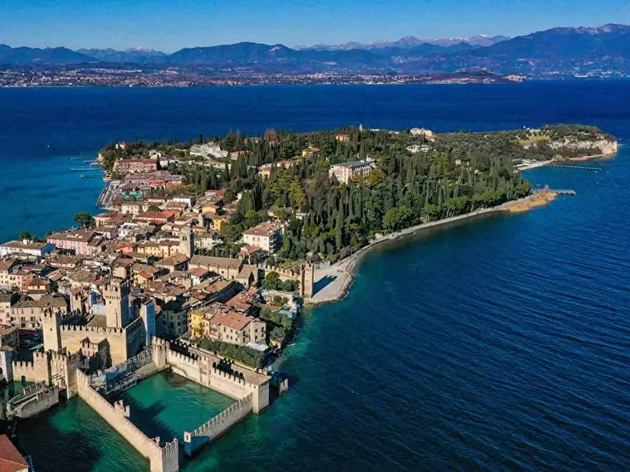 Immagine 13 di Bar / Ristorante in vendita  in via xx5 aprile a Sirmione