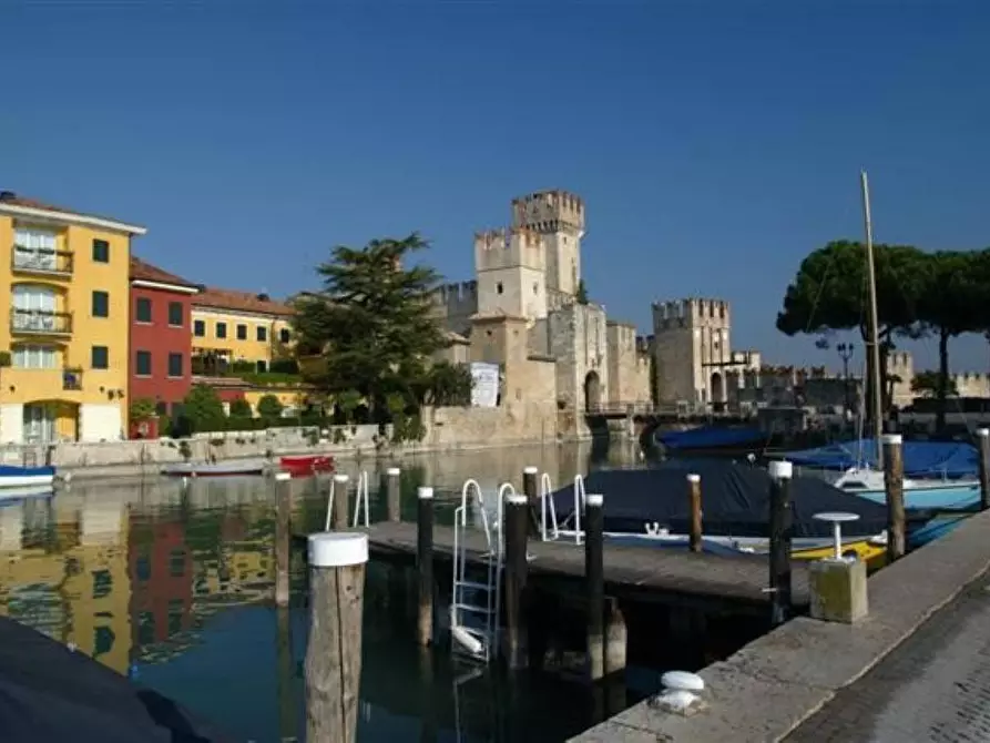 Immagine 17 di Bar / Ristorante in vendita  in via xx5 aprile a Sirmione