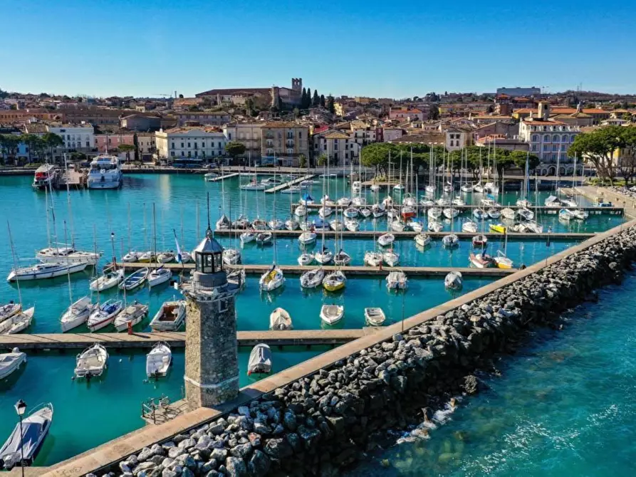 Immagine 15 di Appartamento in vendita  in via san zeno a Desenzano Del Garda