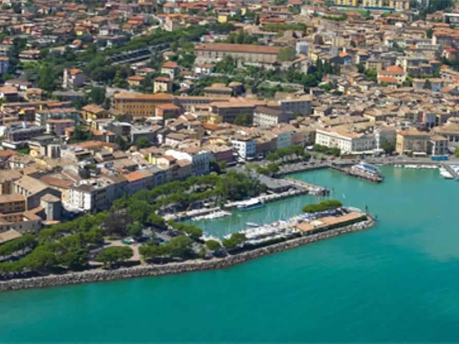 Immagine 21 di Appartamento in vendita  in via san zeno a Desenzano Del Garda