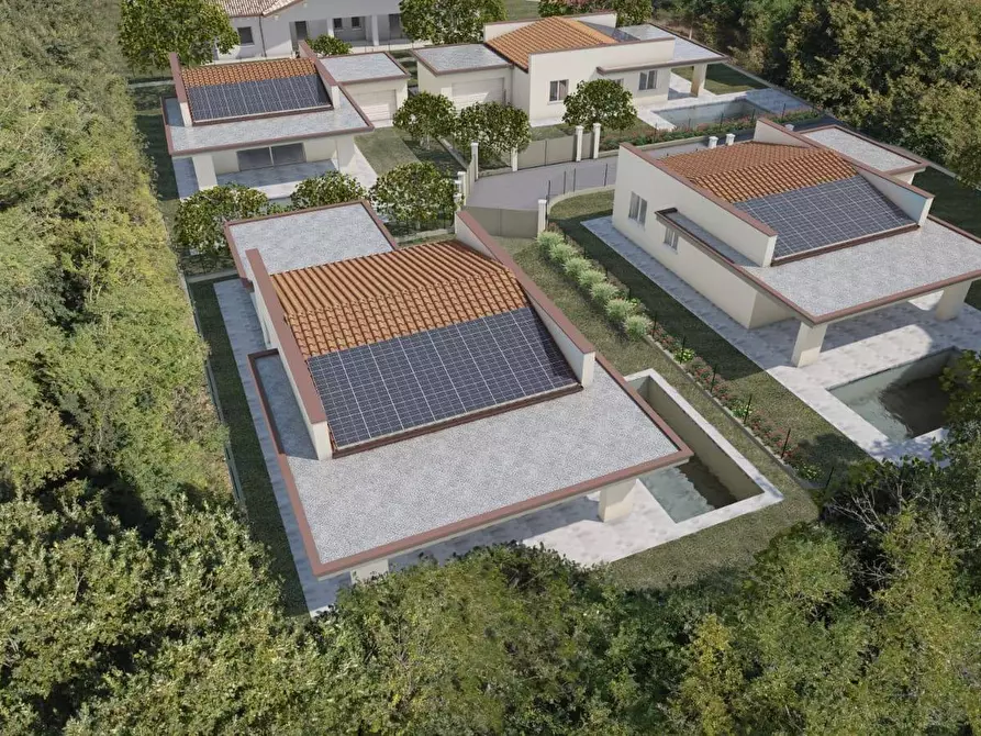 Immagine 1 di Villa in vendita  in via brescia a Soiano Del Lago