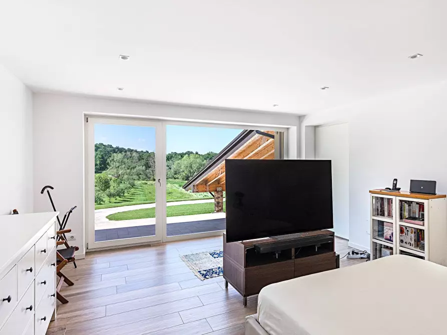 Immagine 12 di Villa in vendita  in Via dei Colli a Soiano Del Lago