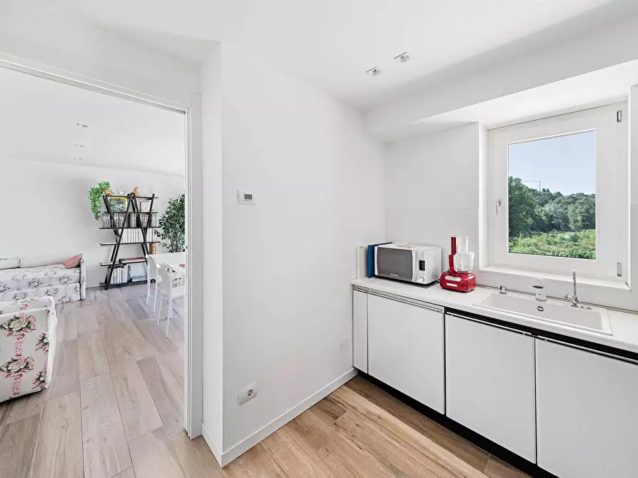 Immagine 9 di Villa in vendita  in Via dei Colli a Soiano Del Lago