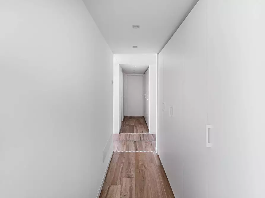 Immagine 14 di Villa in vendita  in Via dei Colli a Soiano Del Lago