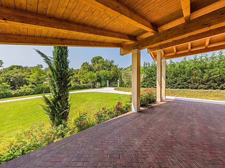 Immagine 23 di Villa in vendita  in Via dei Colli a Soiano Del Lago