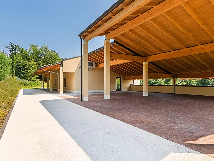 Immagine 25 di Villa in vendita  in Via dei Colli a Soiano Del Lago