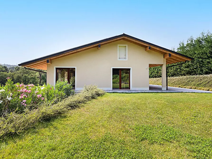 Immagine 20 di Villa in vendita  in Via dei Colli a Soiano Del Lago