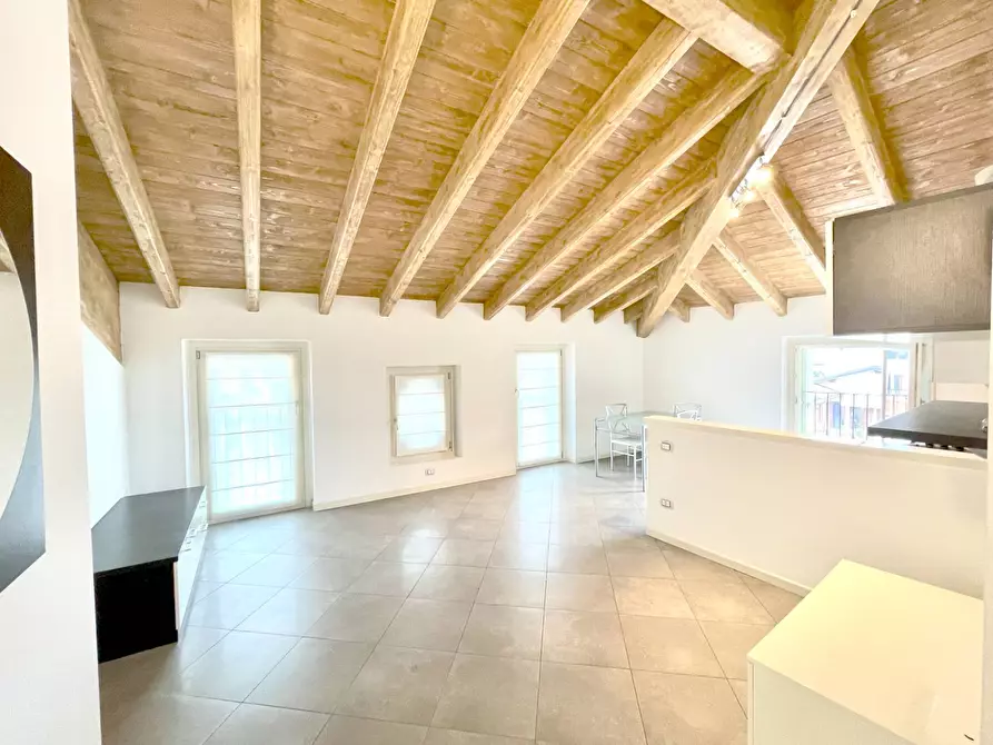 Immagine 3 di Albergo/B&B/Residence in vendita  a Desenzano Del Garda