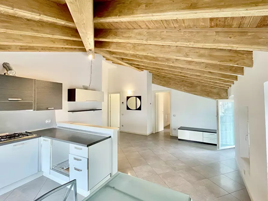 Immagine 4 di Albergo/B&B/Residence in vendita  a Desenzano Del Garda