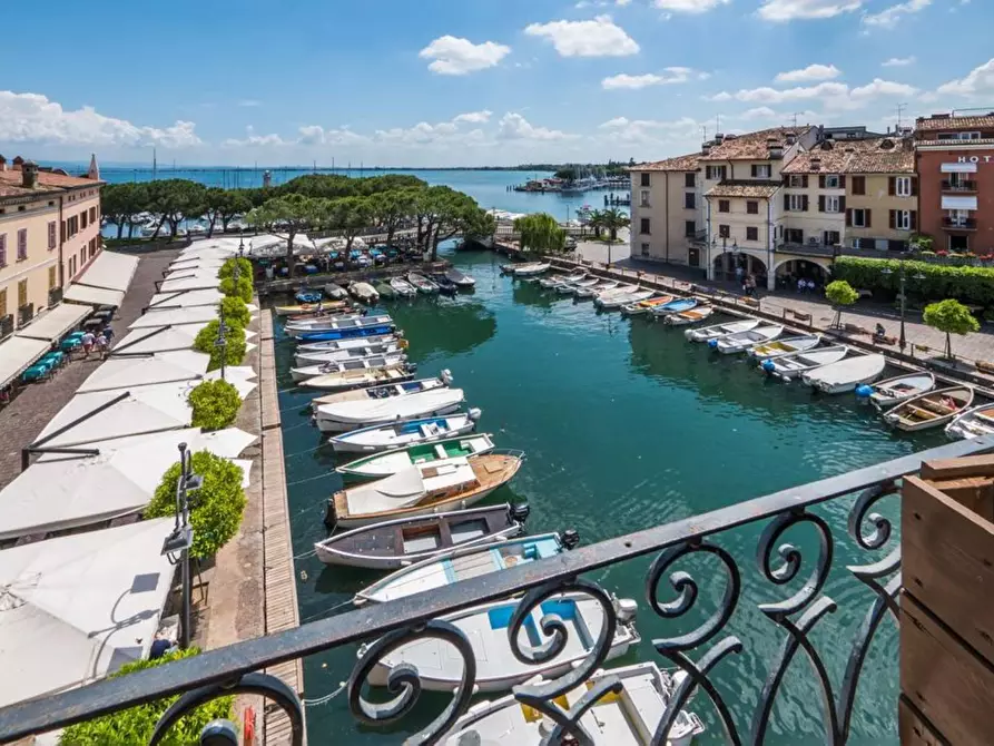 Immagine 11 di Albergo/B&B/Residence in vendita  a Desenzano Del Garda