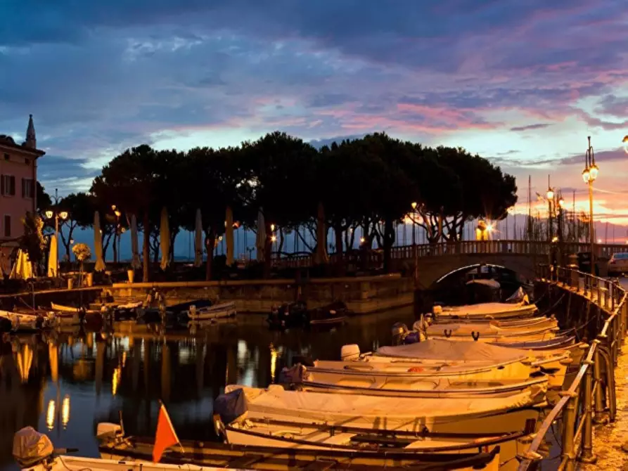 Immagine 18 di Albergo/B&B/Residence in vendita  a Desenzano Del Garda